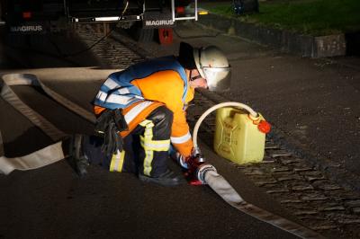 LKW zieht Dieselspur durch den halben Ort - Ohmden